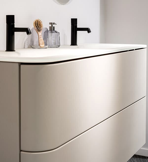 Softclose kast in de badkamer