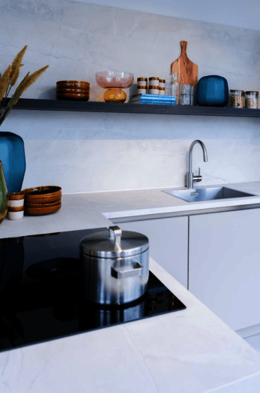 5 zomerse stylingtips voor de keuken en badkamer