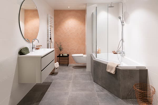 Hoekbad in badkamer