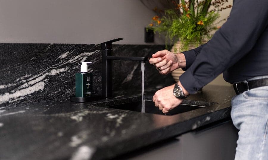 Stenen werkblad in de keuken