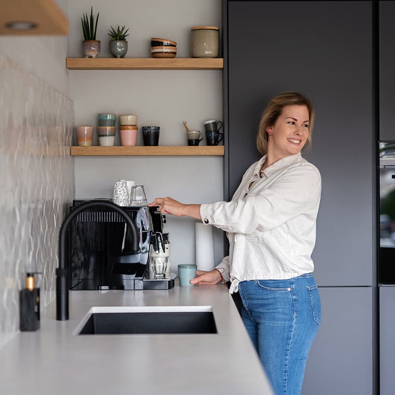 Koffiemachine in keuken