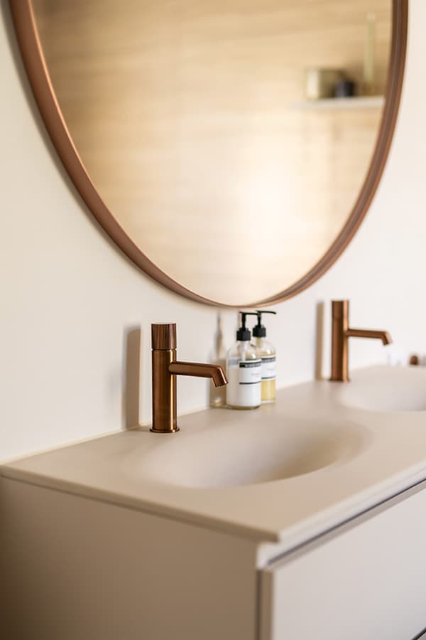 Vera: ‘Van een verouderde badkamer naar een plek waar je écht tot rust komt, ik ben blij!’