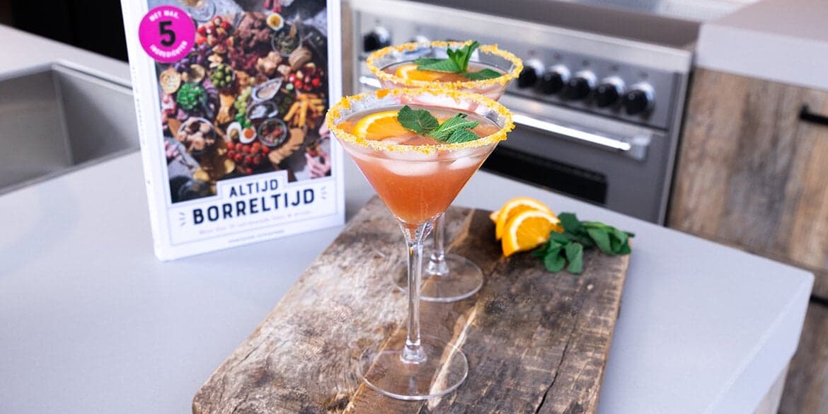 Cranberry ginger beer mocktail