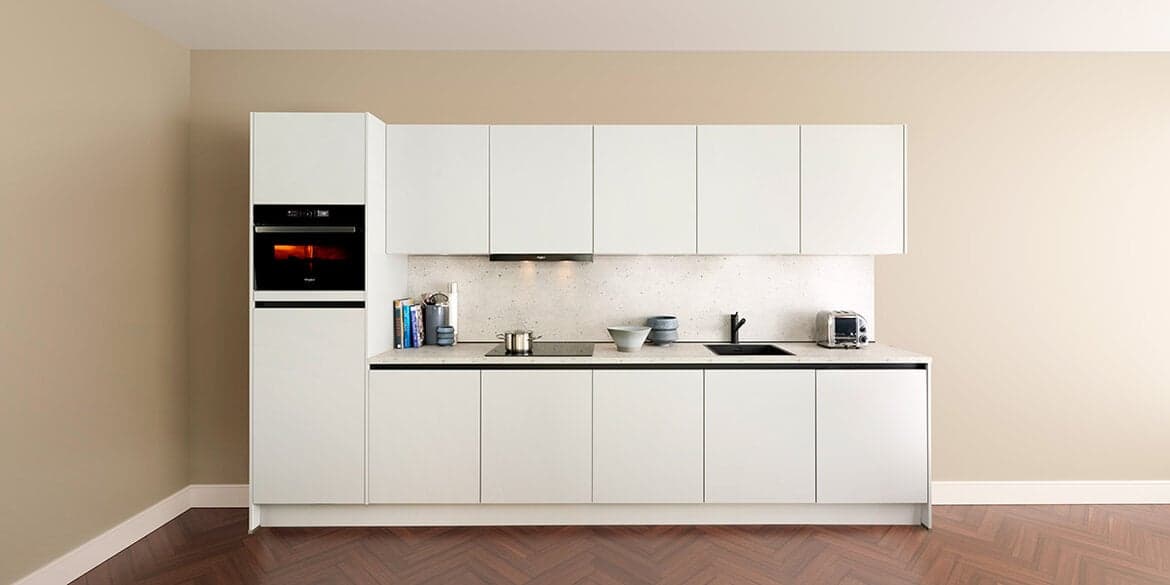 Kleine keuken? Zo laat je ’m groter lijken – zonder te verbouwen!