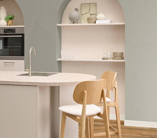 Kleine keuken? Zo laat je ’m groter lijken – zonder te verbouwen!