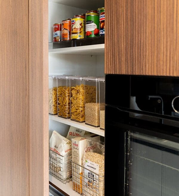 Kleine keuken? Zo laat je ’m groter lijken – zonder te verbouwen!