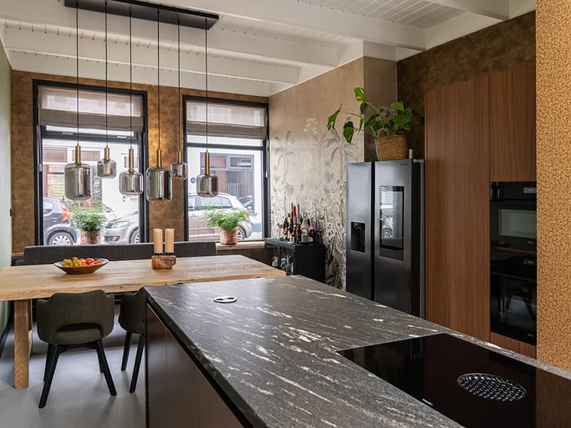 Kleurrijke creativiteit: Ontdek de eclectische keukenstijl