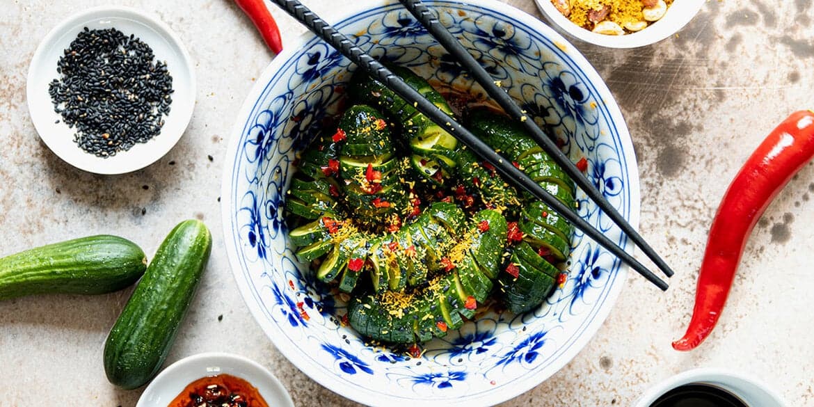 Komkommertjes met pittige dressing