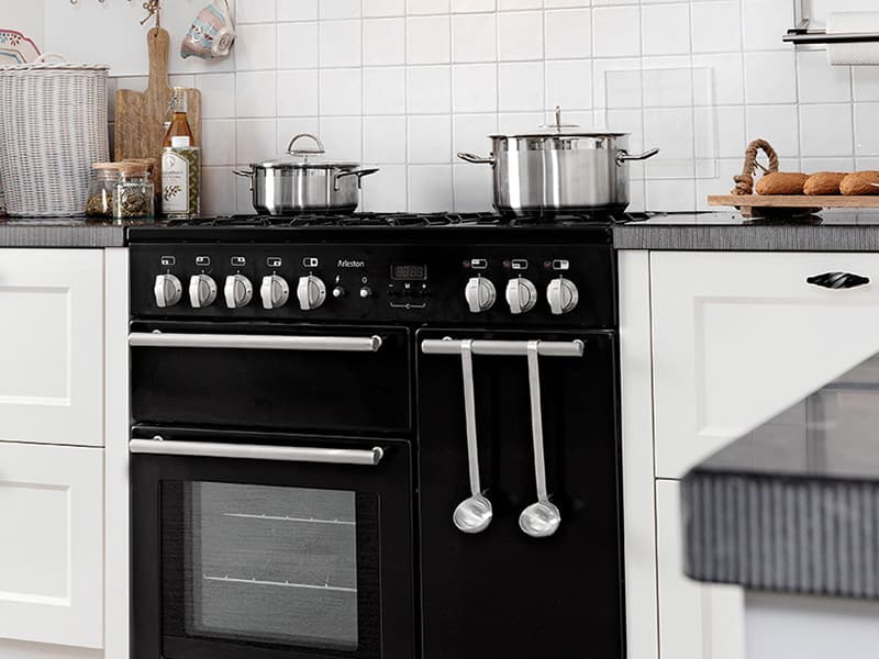 Boerenkeuken met vrijstaand fornuis