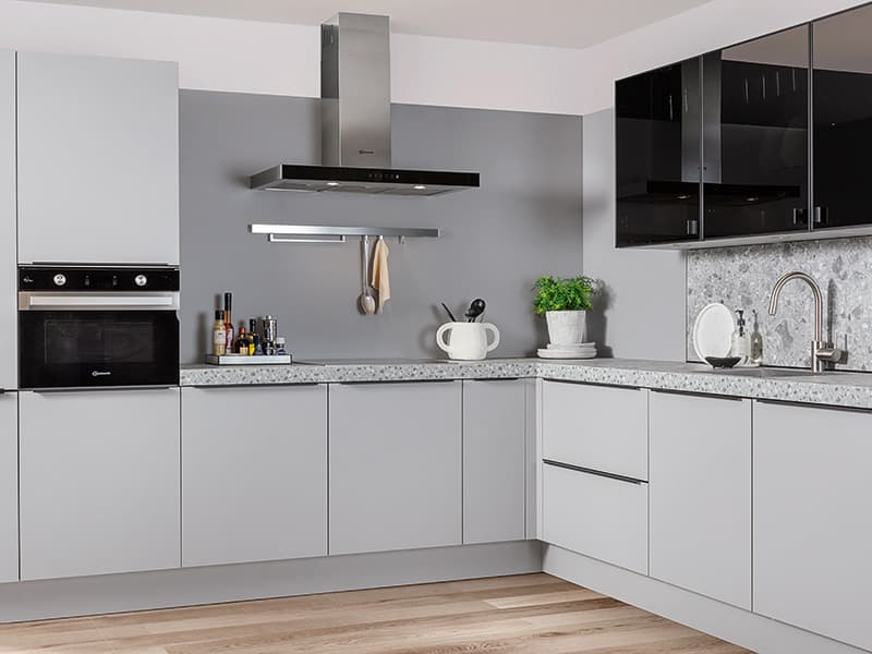 Semi greeploze keuken