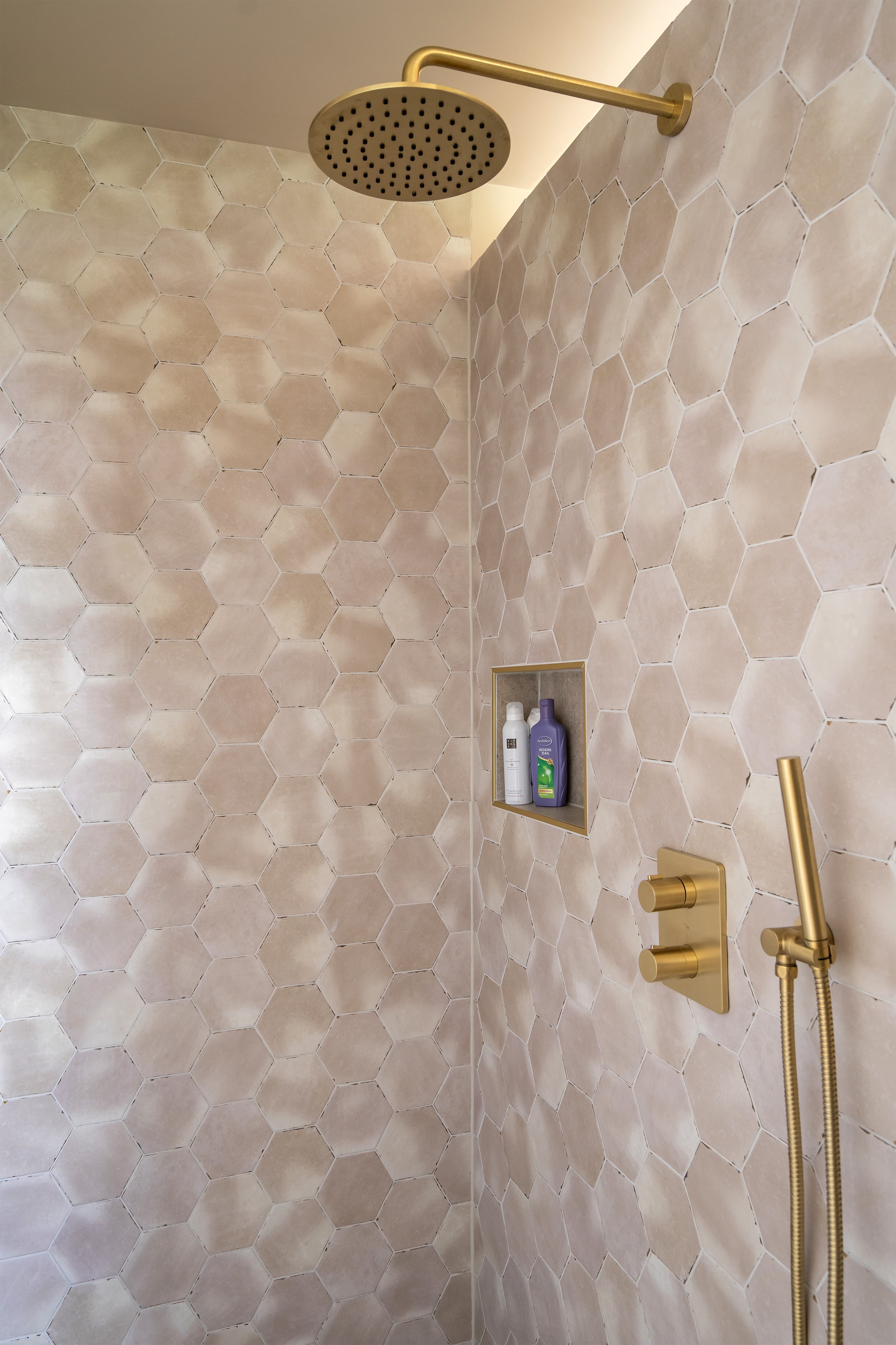 Bescherm materialen met een afgesloten douche