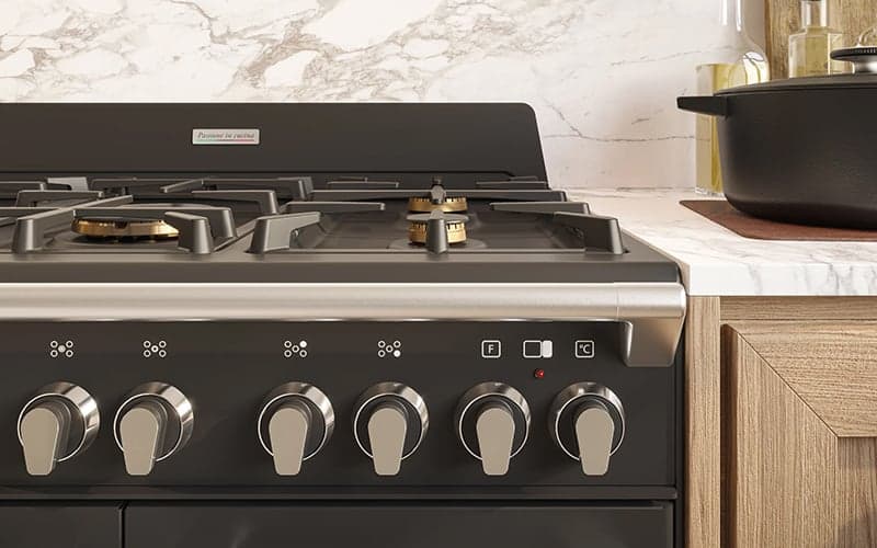 Zwart-fornuis-Boretti