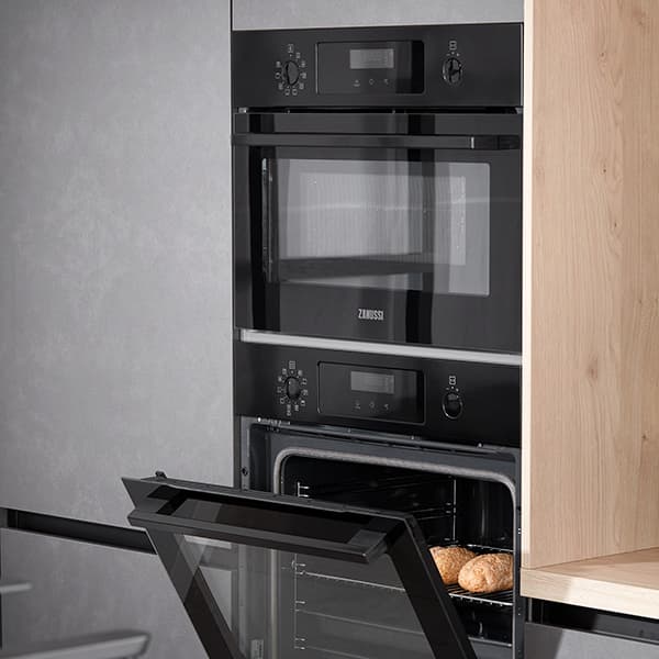 Oven-details.jpg Oven in de keuken