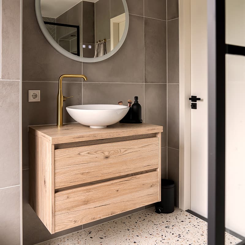 Waskom in de badkamer